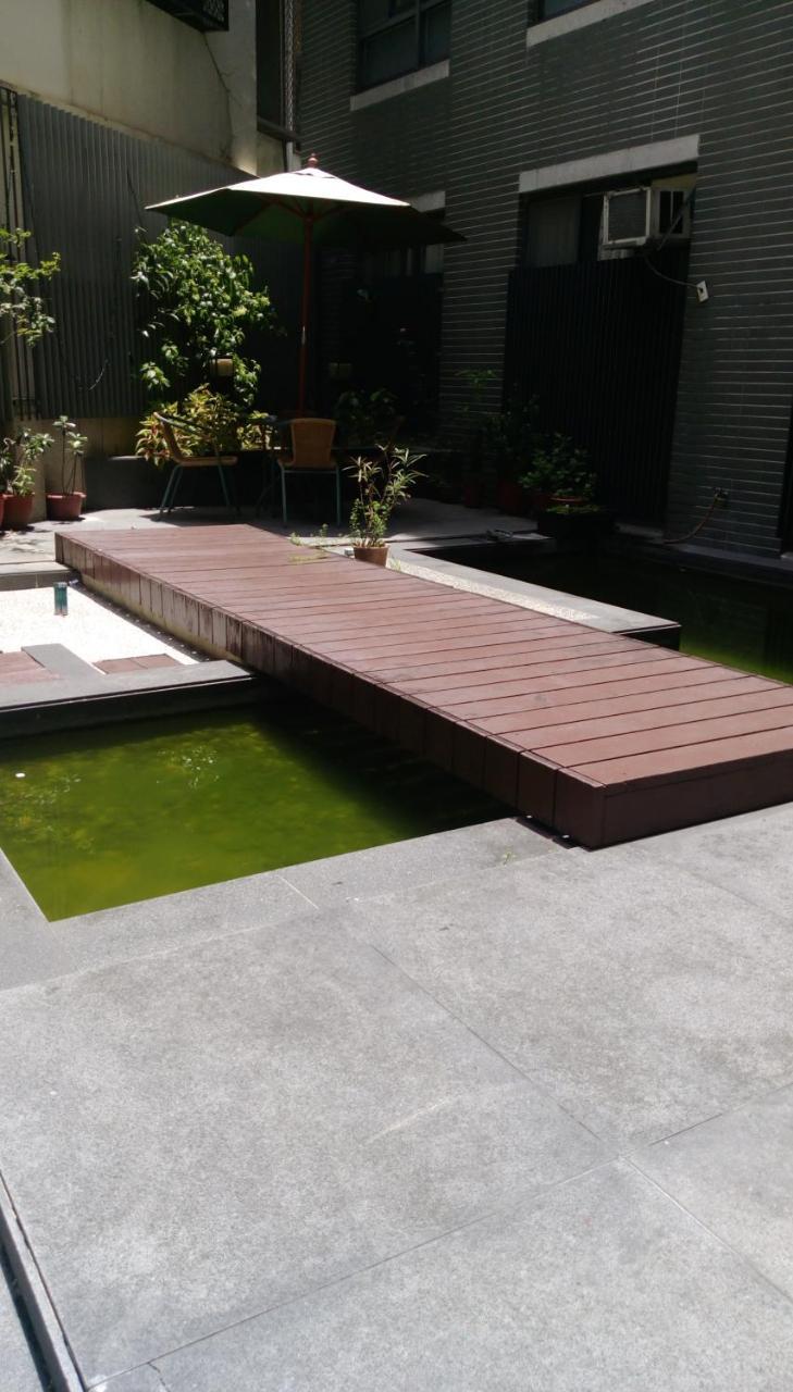 Fengjia Qing Su Homestay Taichung Dış mekan fotoğraf